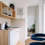 Apartman Art Deco Walls By Duhomes *