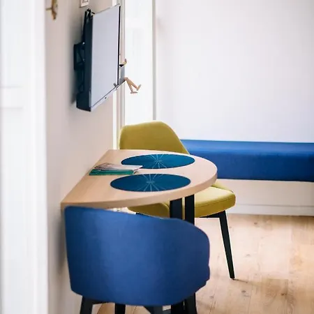 Art Deco Walls By Duhomes Дубровник