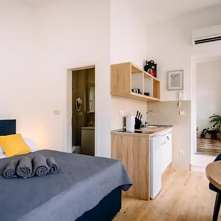 Apartment Art Deco Walls By Duhomes