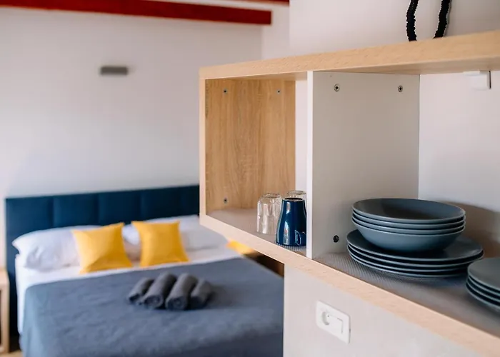Appartement Art Deco Walls By Duhomes *
