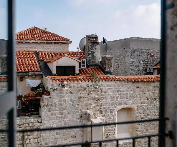 Appartement Art Deco Walls By Duhomes