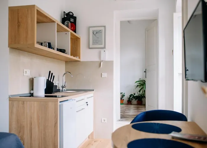 Appartement Art Deco Walls By Duhomes *