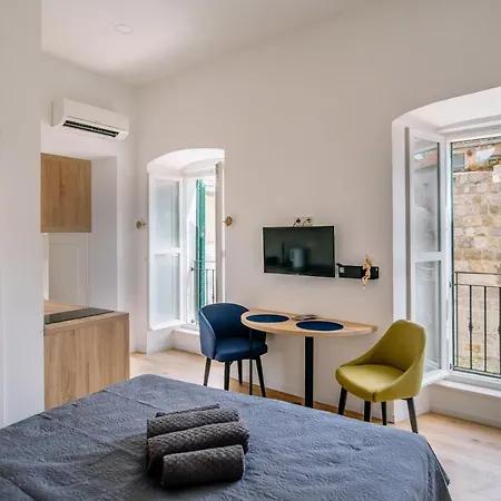 Art Deco Walls By Duhomes Appartement