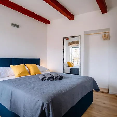 Art Deco Walls By Duhomes